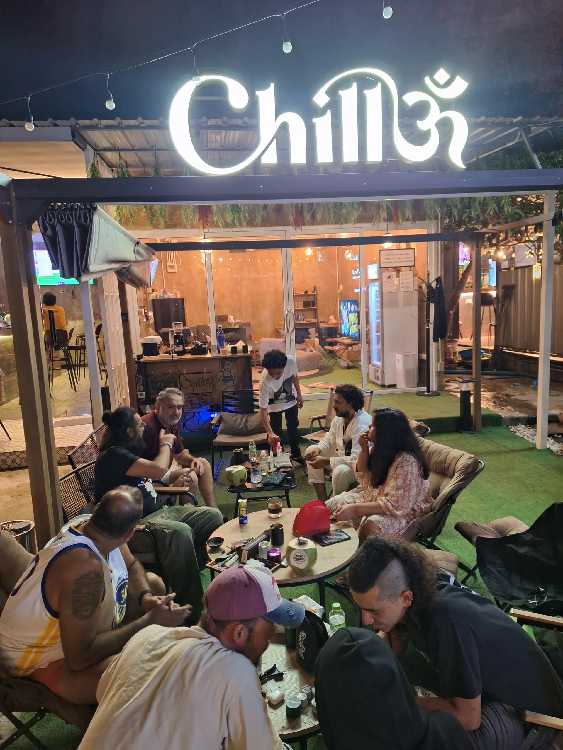 Evening at Chill Om